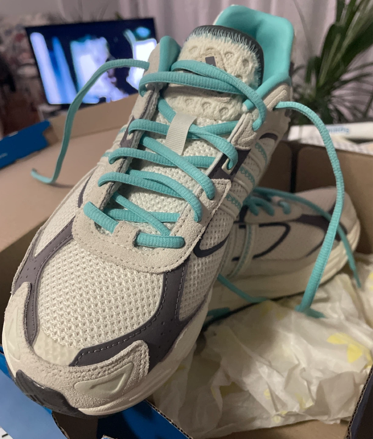 New Adidas Women's Running Shoes Size 8.5 US - photo 2