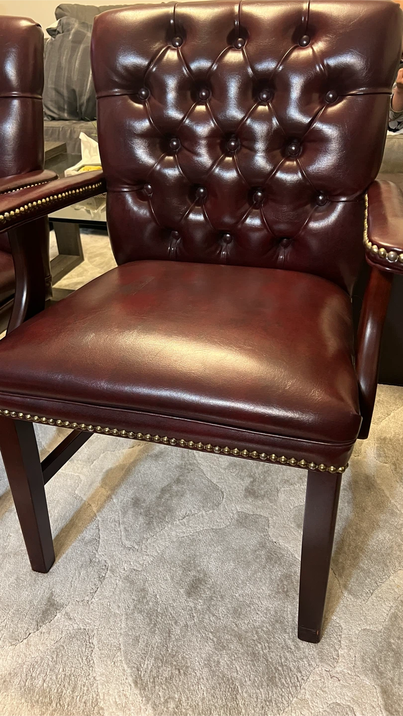 Set of 2 Burgundy Leather Tufted Armchairs - photo 2