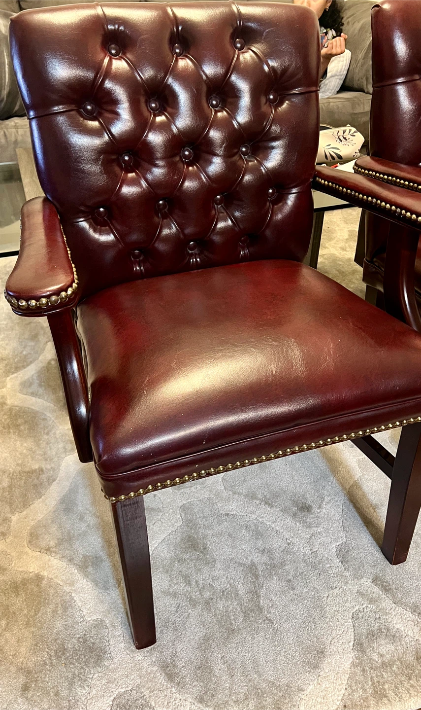 Set of 2 Burgundy Leather Tufted Armchairs - photo 3