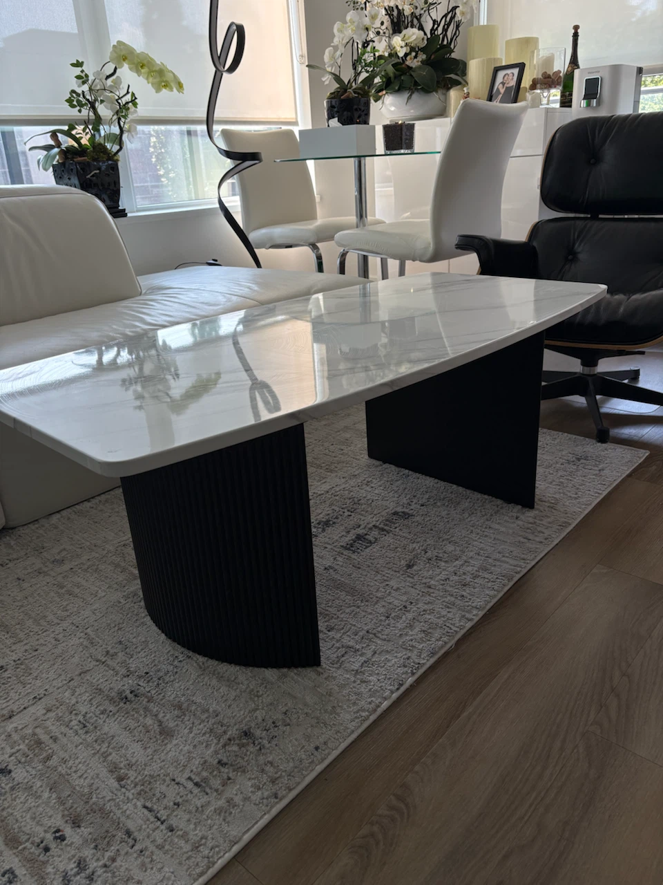 Marble Top Coffee Table with Black Fluted Base - photo 3