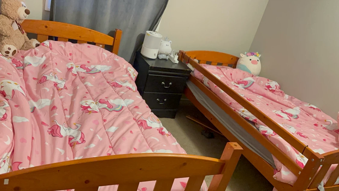Versatile Wooden Bunk Beds (Can Separate into Two Twin Beds) - photo 2