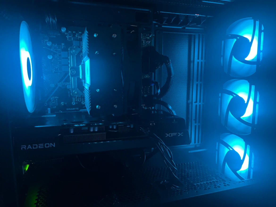 Gaming PC with AMD Radeon GPU - photo 2