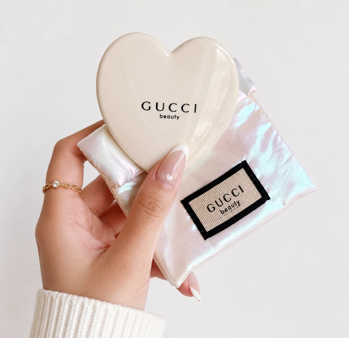GUCCI Beauty Heart Mirror with Pouch