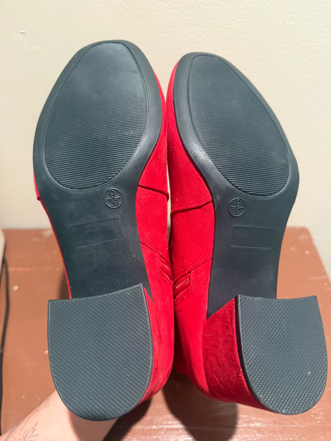 Red Suede Ankle Boots Size 9 - photo 3