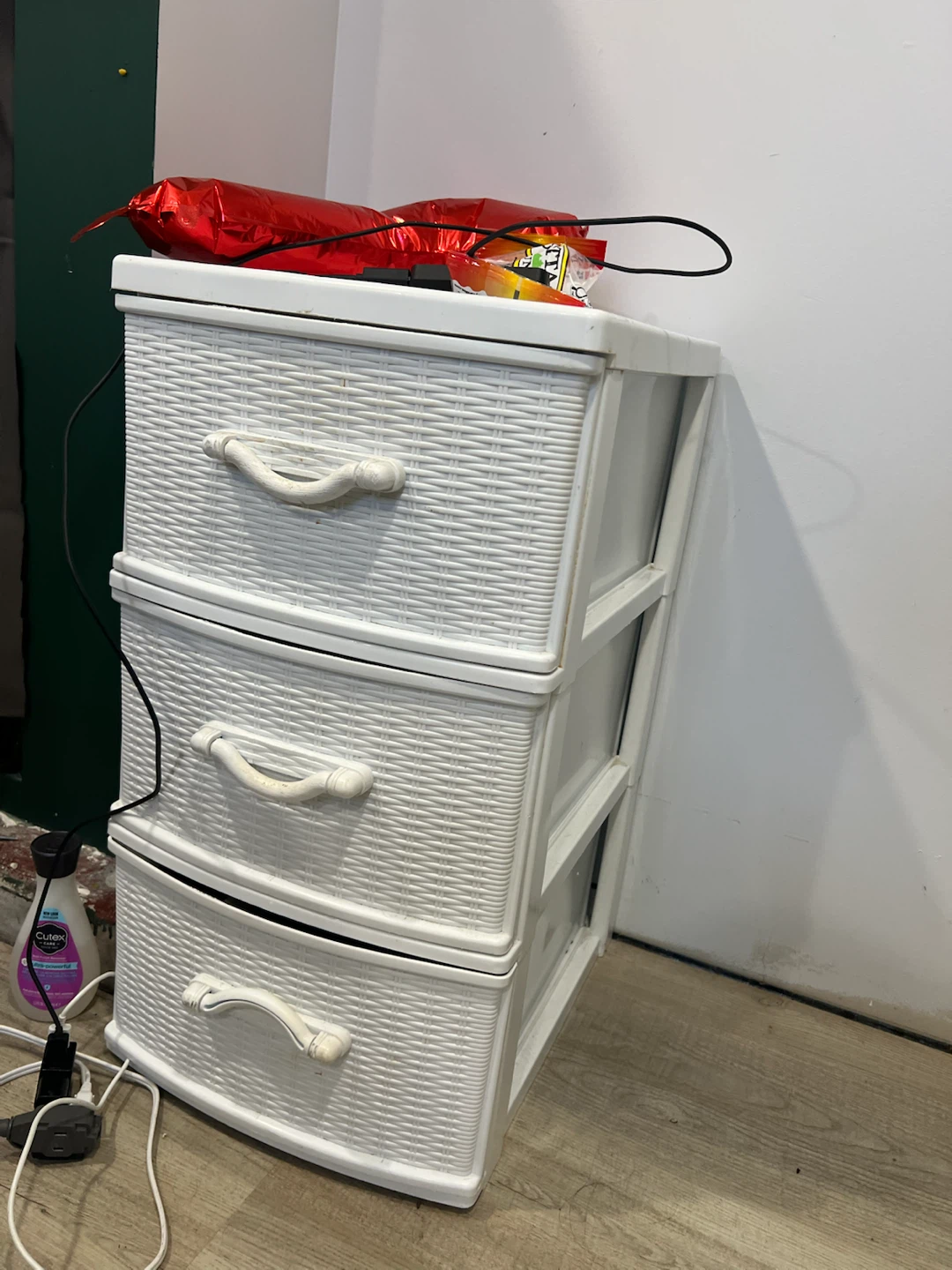 White 3-Drawer Plastic Storage Unit - photo 3