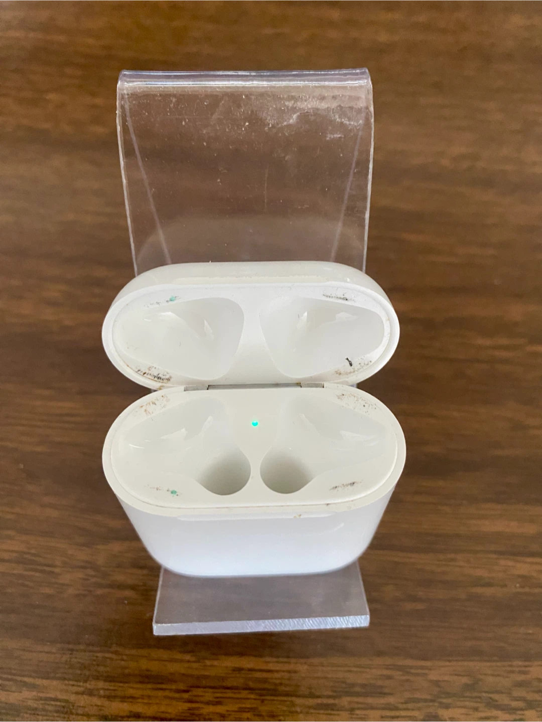 Apple AirPods 2nd Gen Charging Case - photo 3