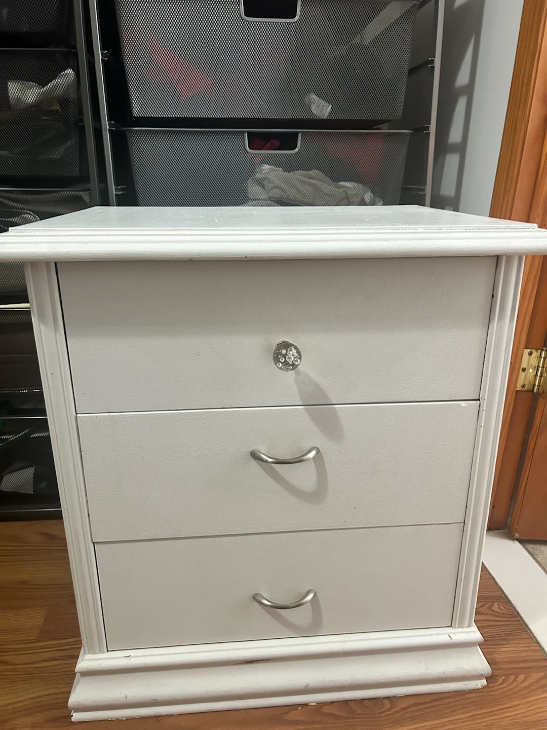 White 3-Drawer Nightstand