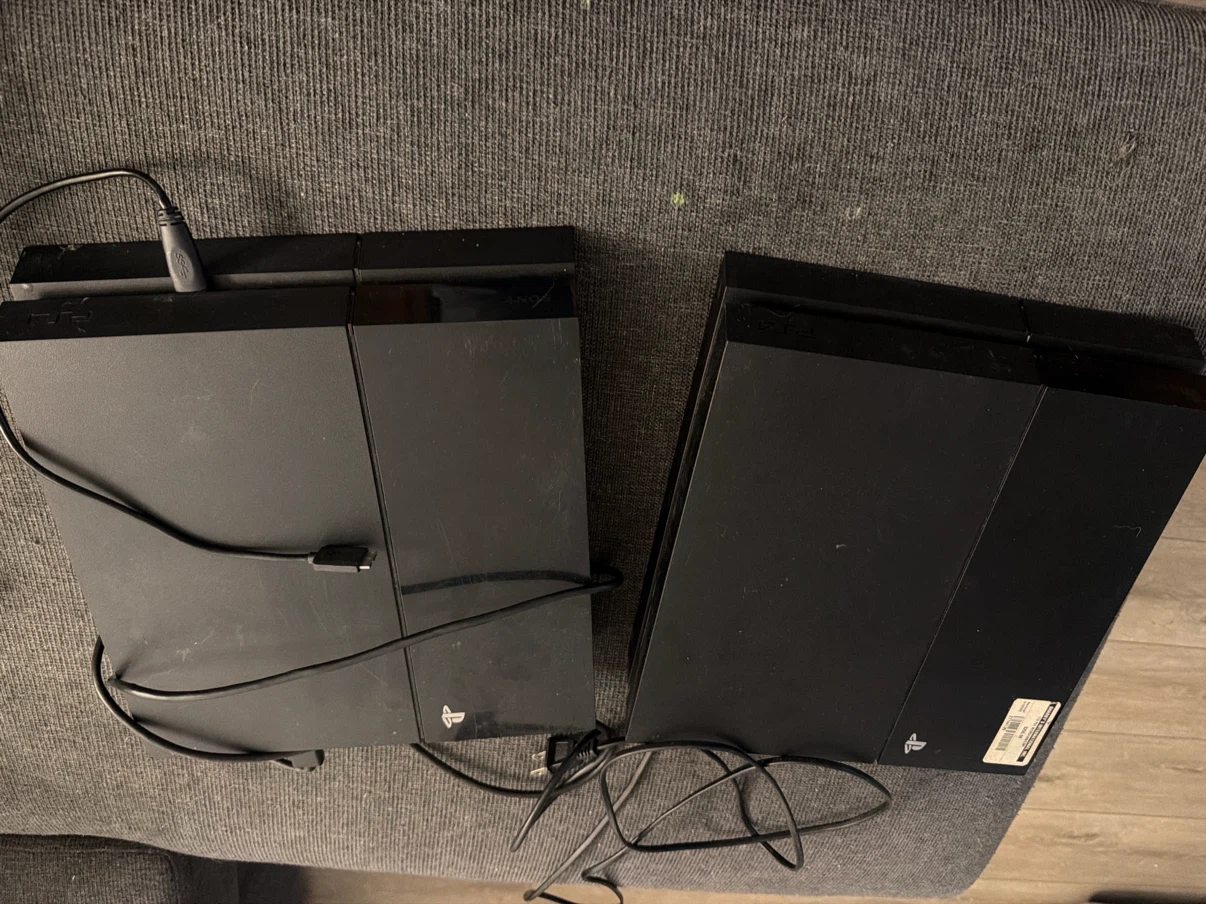 Sony PlayStation 4 (PS4) Console