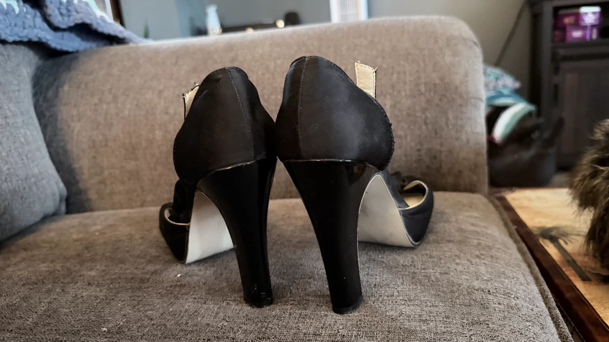Madden Girl Black Ruffle Heels - photo 3