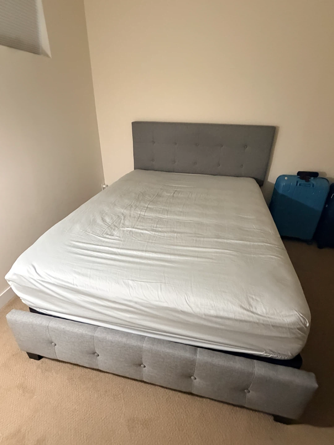 Queen bed with mattress and box spring. - photo 4