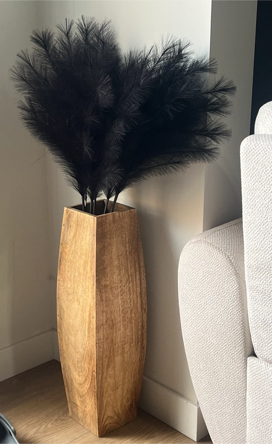 Black Faux Feather Pampas Grass Bundle