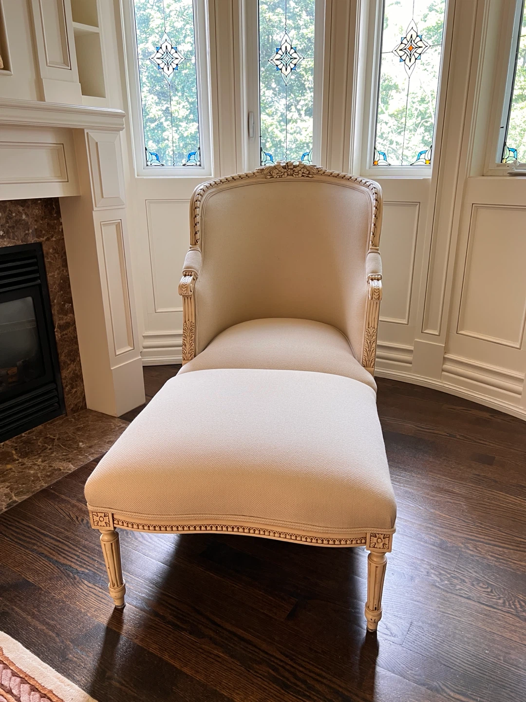 Ornate Accent Chair with Ottoman - photo 4