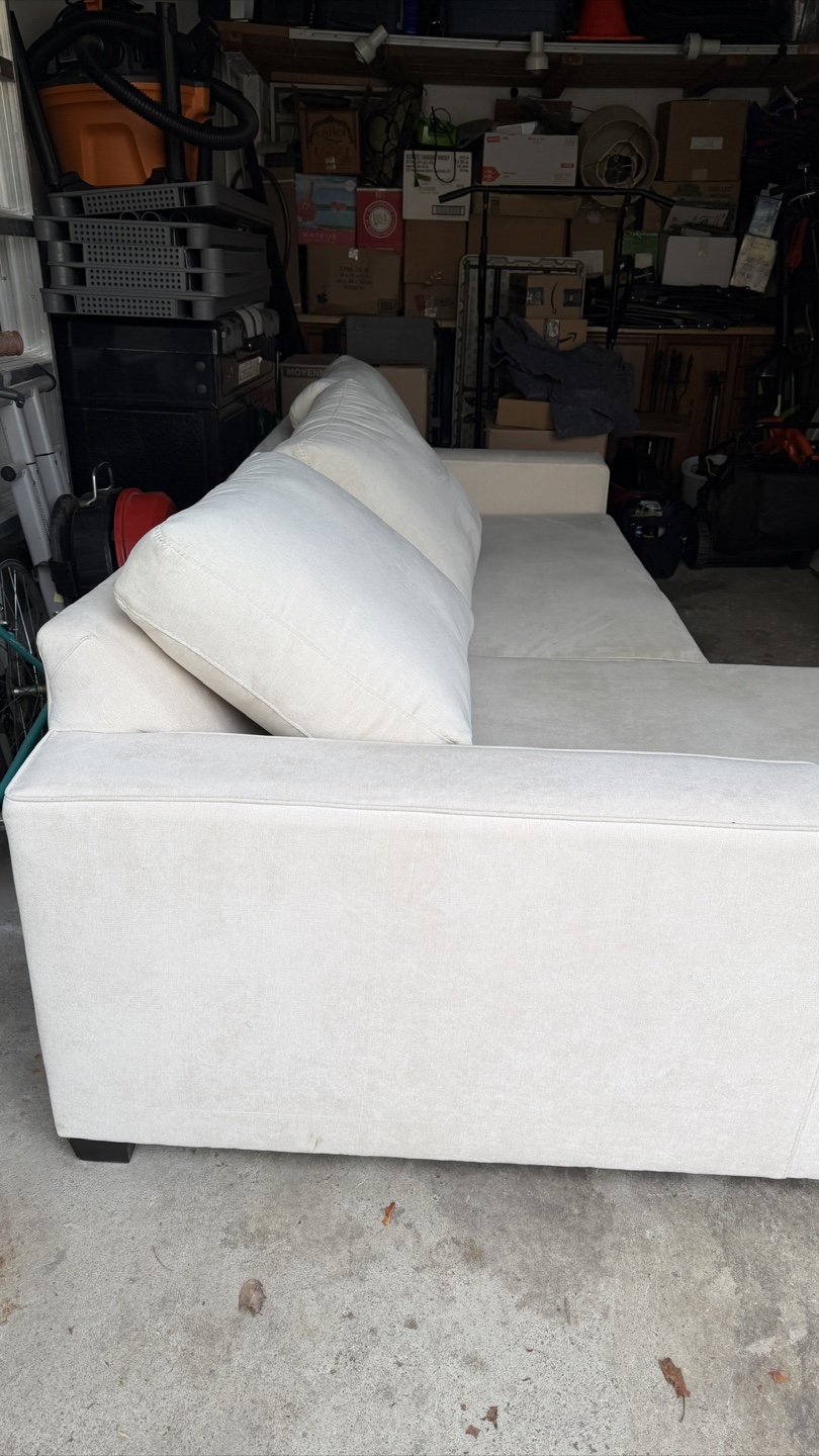 Cream Sectional Sofa with Chaise – Excellent Condition - photo 3