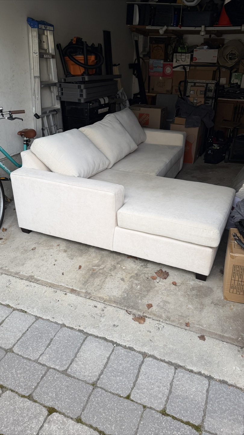 Cream Sectional Sofa with Chaise – Excellent Condition