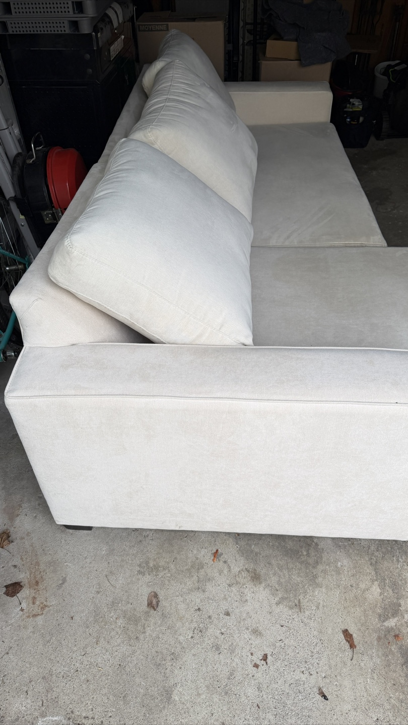 Cream Sectional Sofa with Chaise – Excellent Condition - photo 4