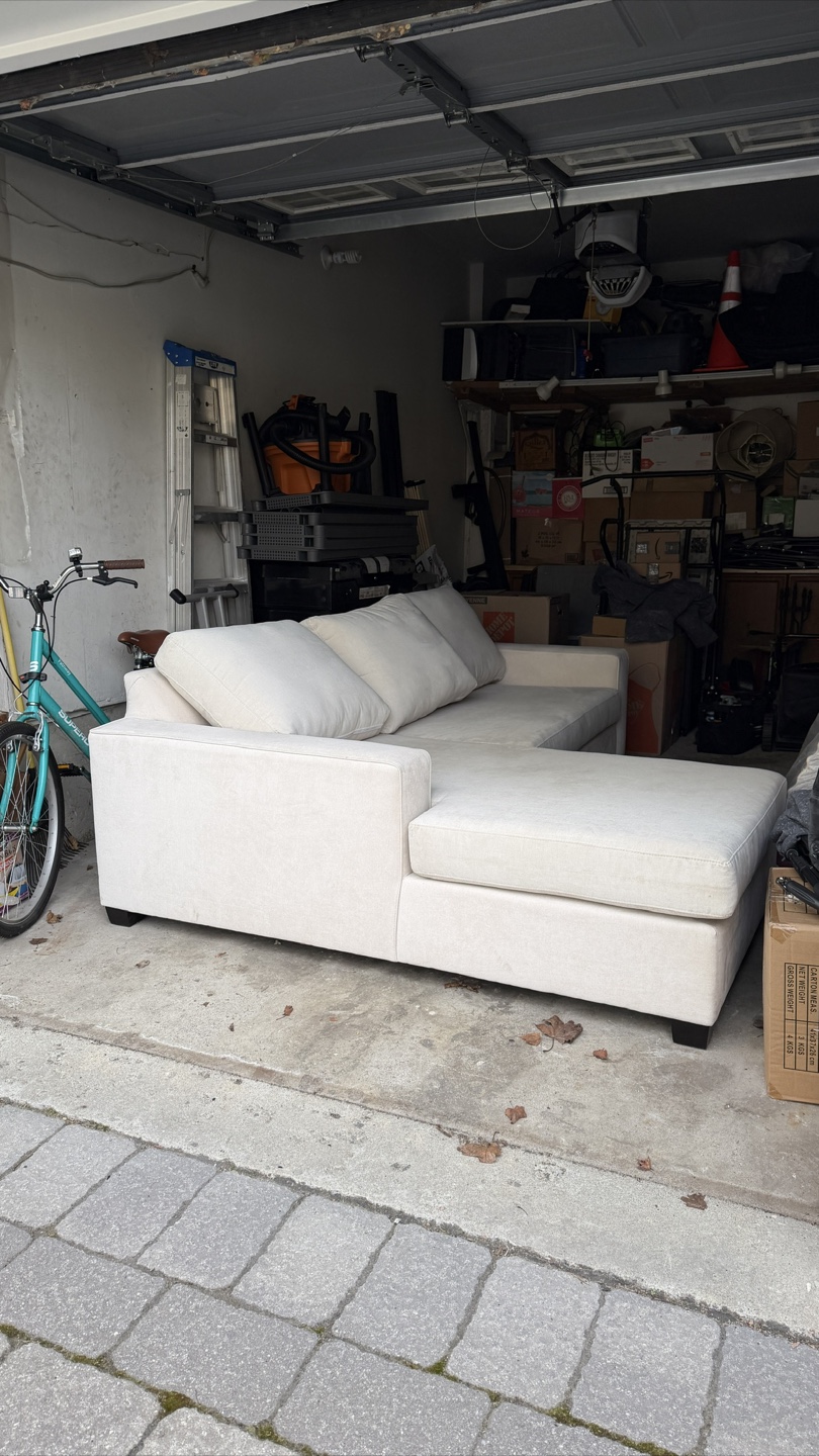Cream Sectional Sofa with Chaise – Excellent Condition - photo 2