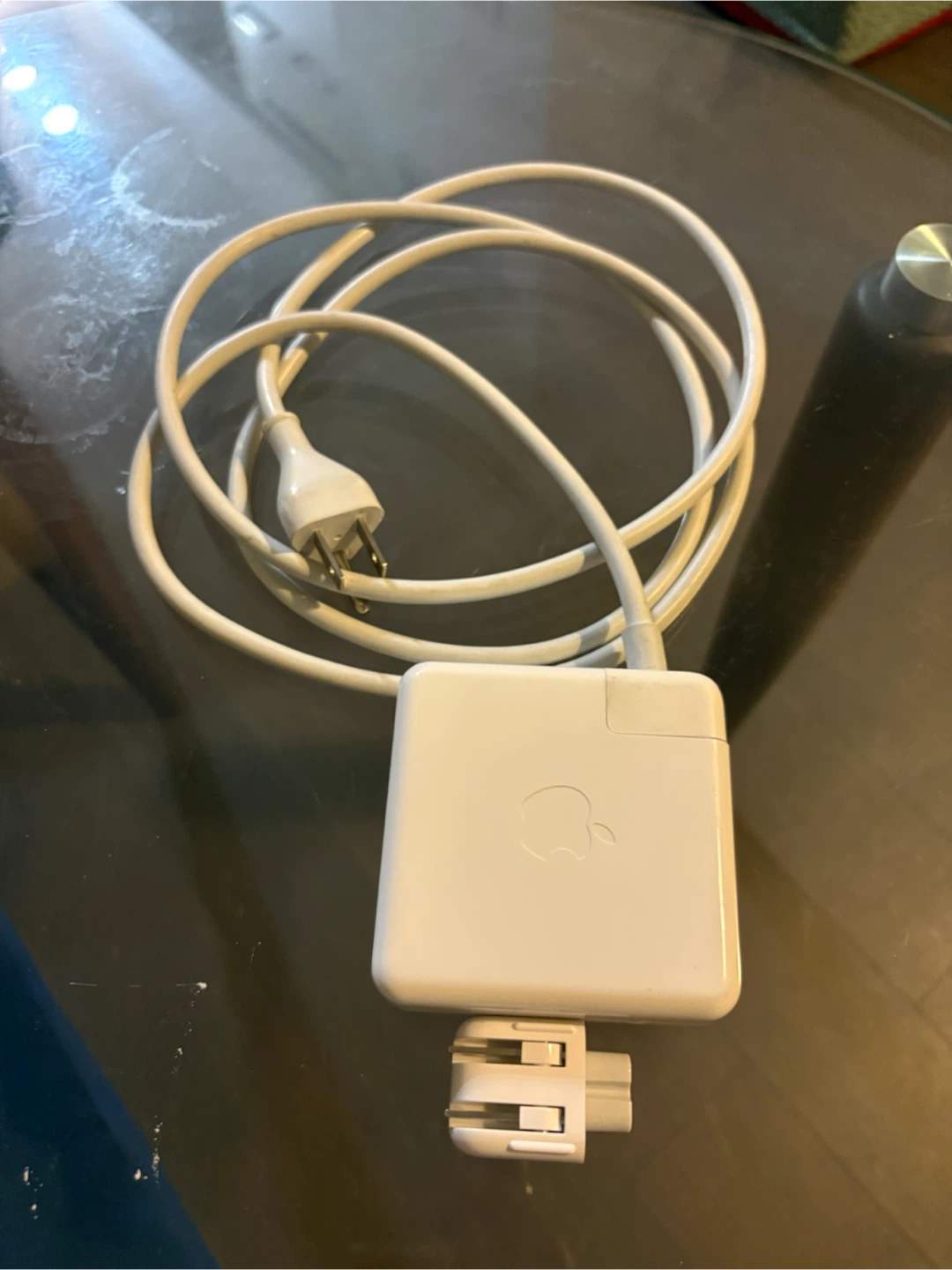 Apple model A1718 - 87W USB-C Power Adapter