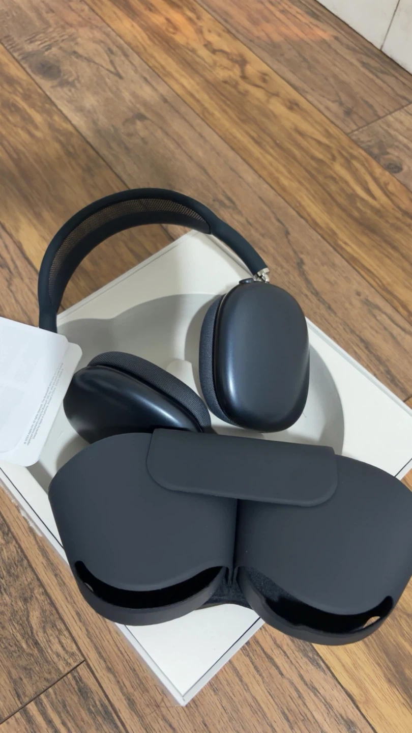 Apple AirPods Max Headphones - Space Grey