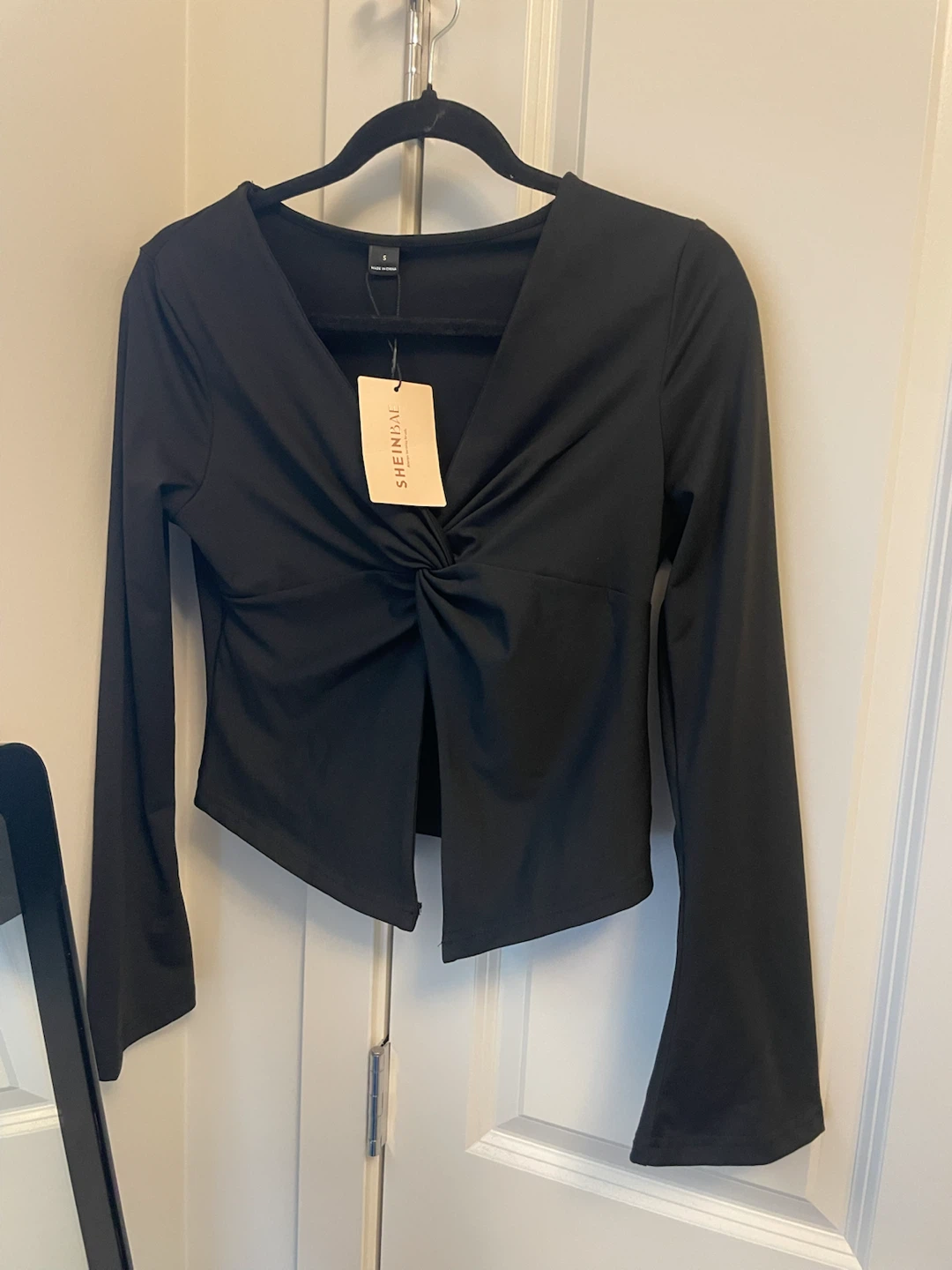 SheinBae Black Twist Front Long Sleeve Top