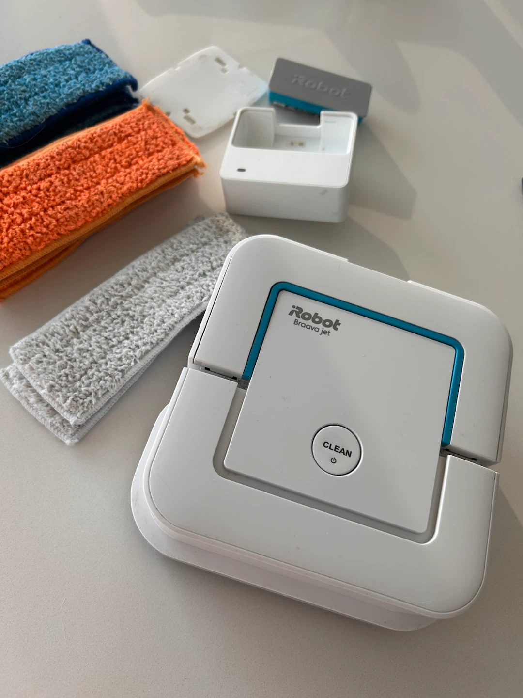 iRobot Braava Jet 240 Mopping Robot Bundle
