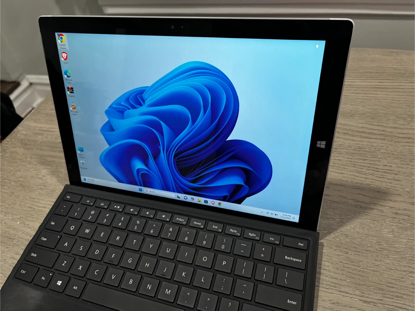 Microsoft Surface Pro Tablet - photo 2