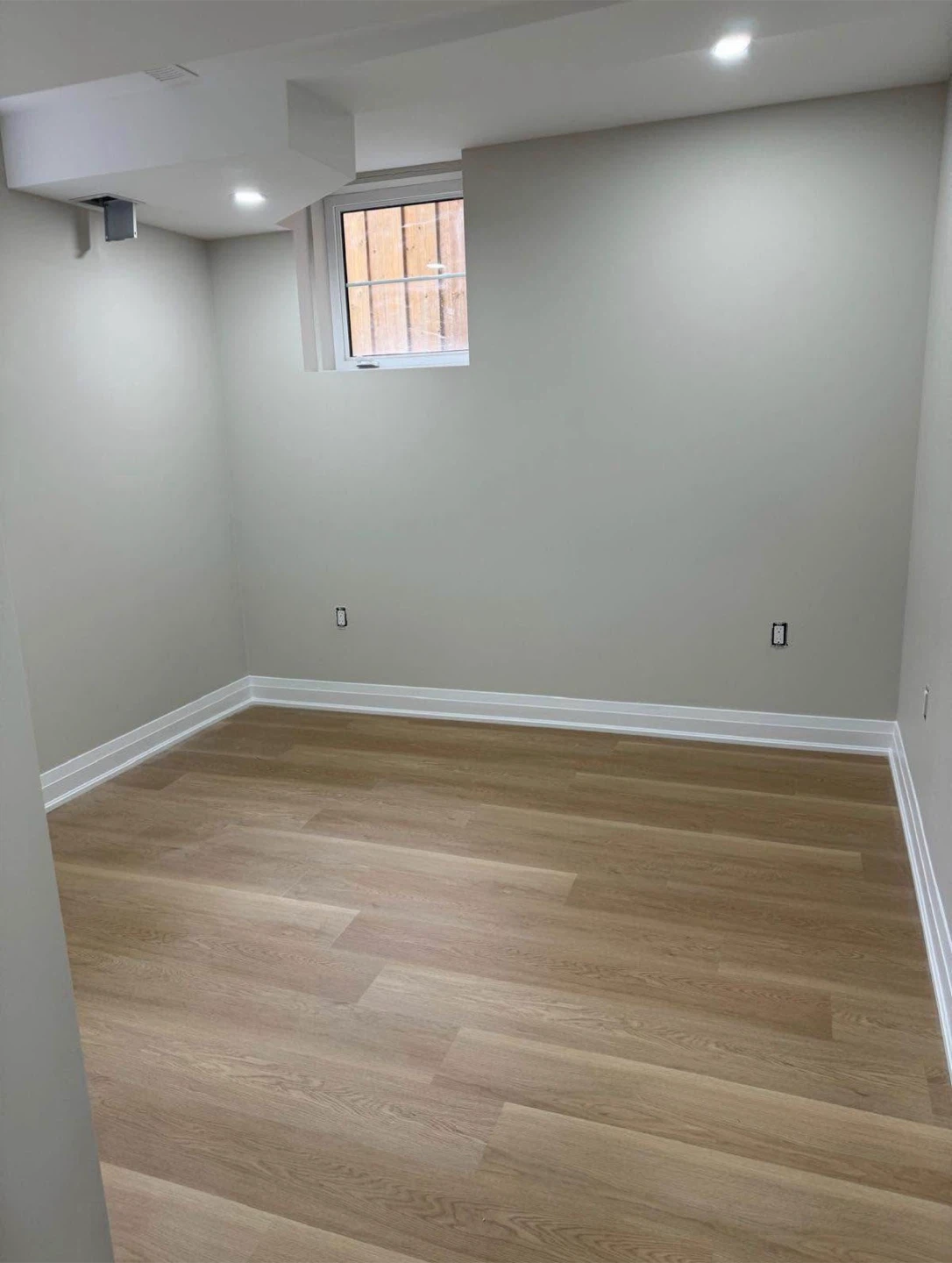 2 bed room basement - photo 2