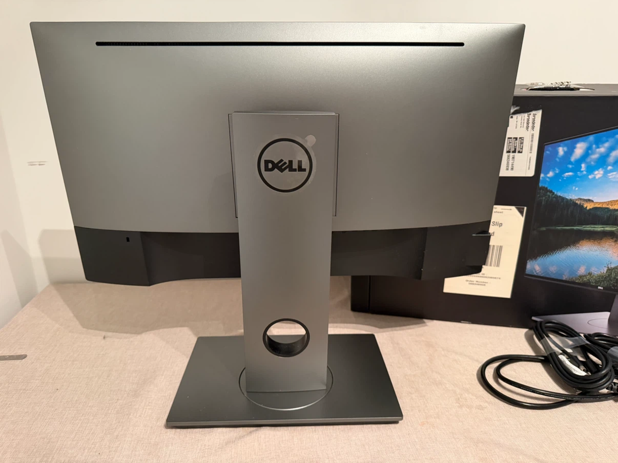 Moving sales: Dell UltraSharp 24 InfinityEdge monitor - photo 5