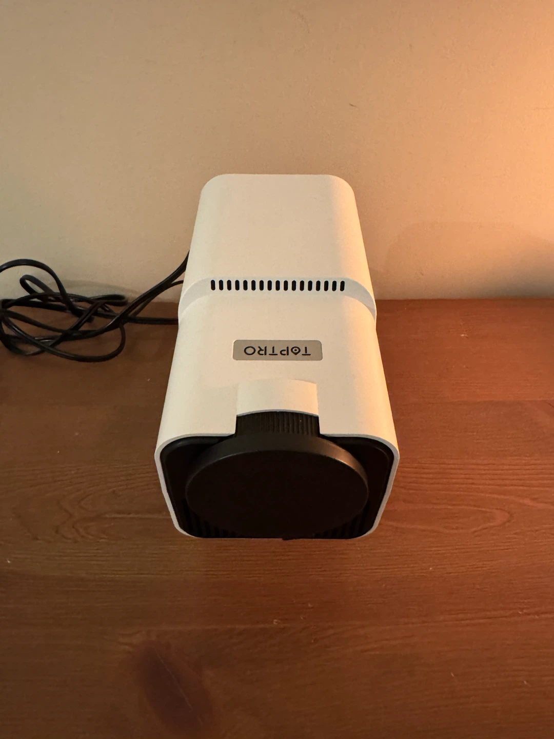 TOPTRO TR27 Projector – Like New – Full HD 1080