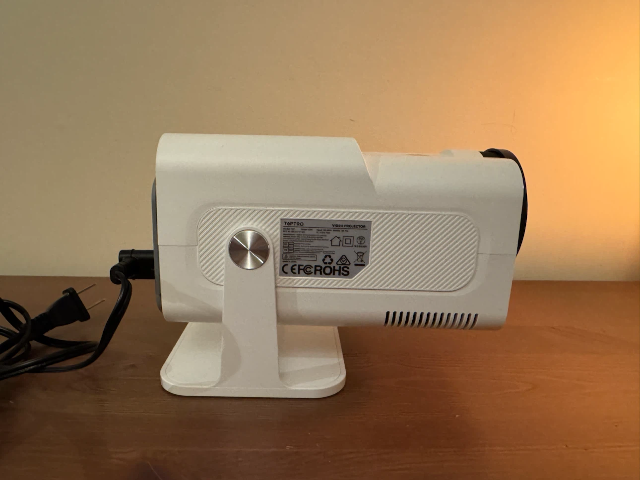 TOPTRO TR27 Projector – Like New – Full HD 1080 - photo 4