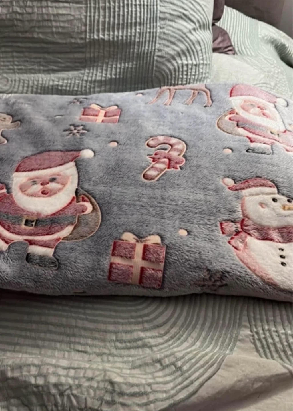 QE home blanket 48 by 58 inches