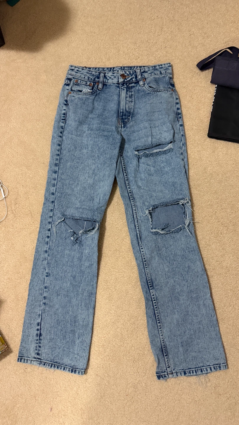 Aeropostale Women's Light Wash Ripped Jeans Size 2