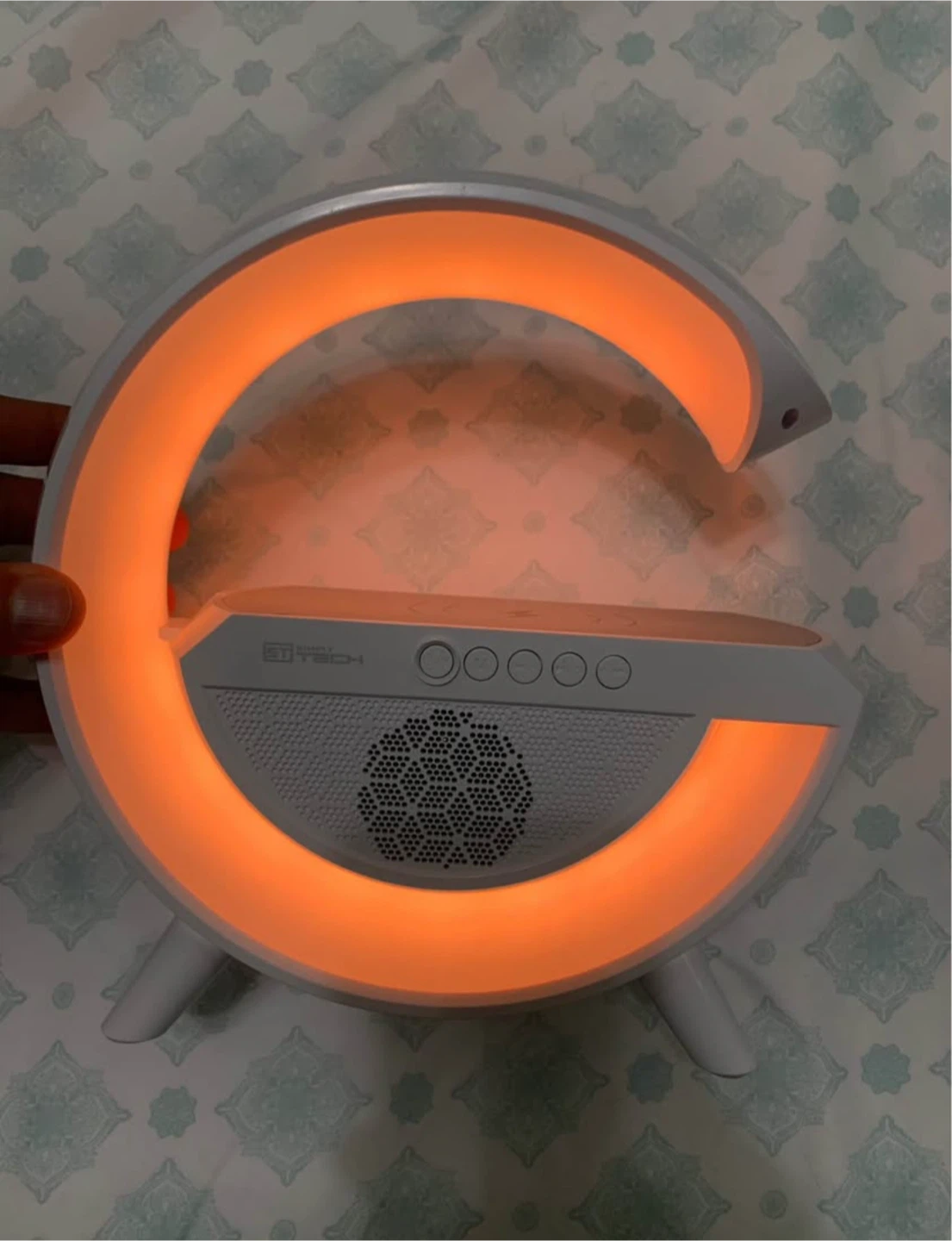 multifunctional night light offers Bluetooth connectivity - photo 4