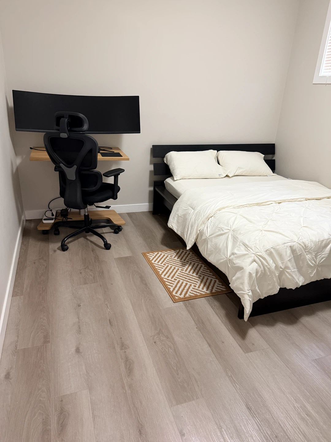 Basement suite for immediate occupancy - photo 2