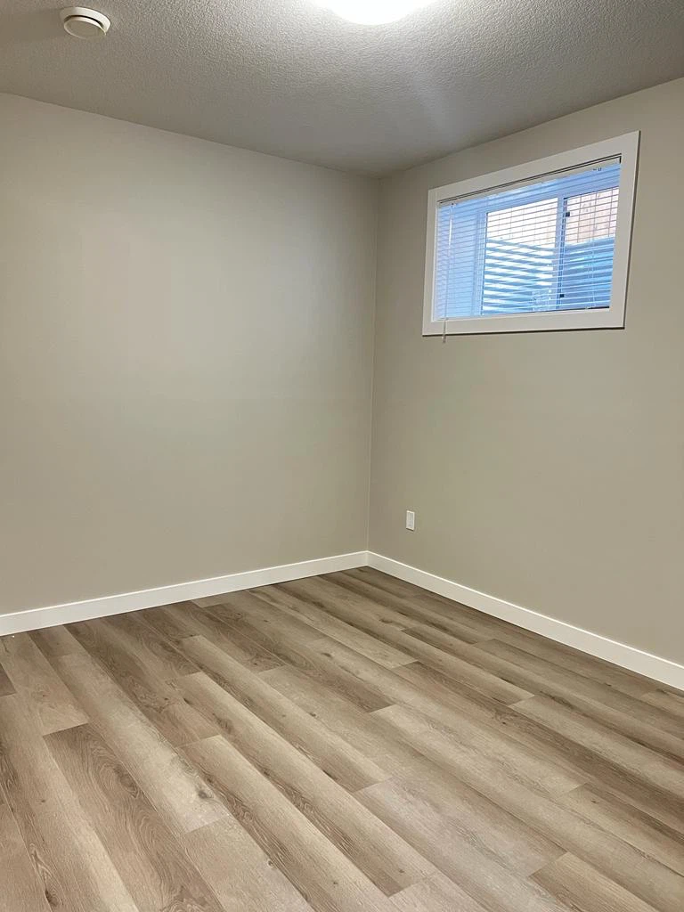 Basement suite for immediate occupancy - photo 3