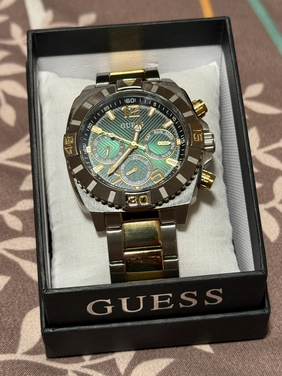 Guess Watch with Green Dial - photo 4