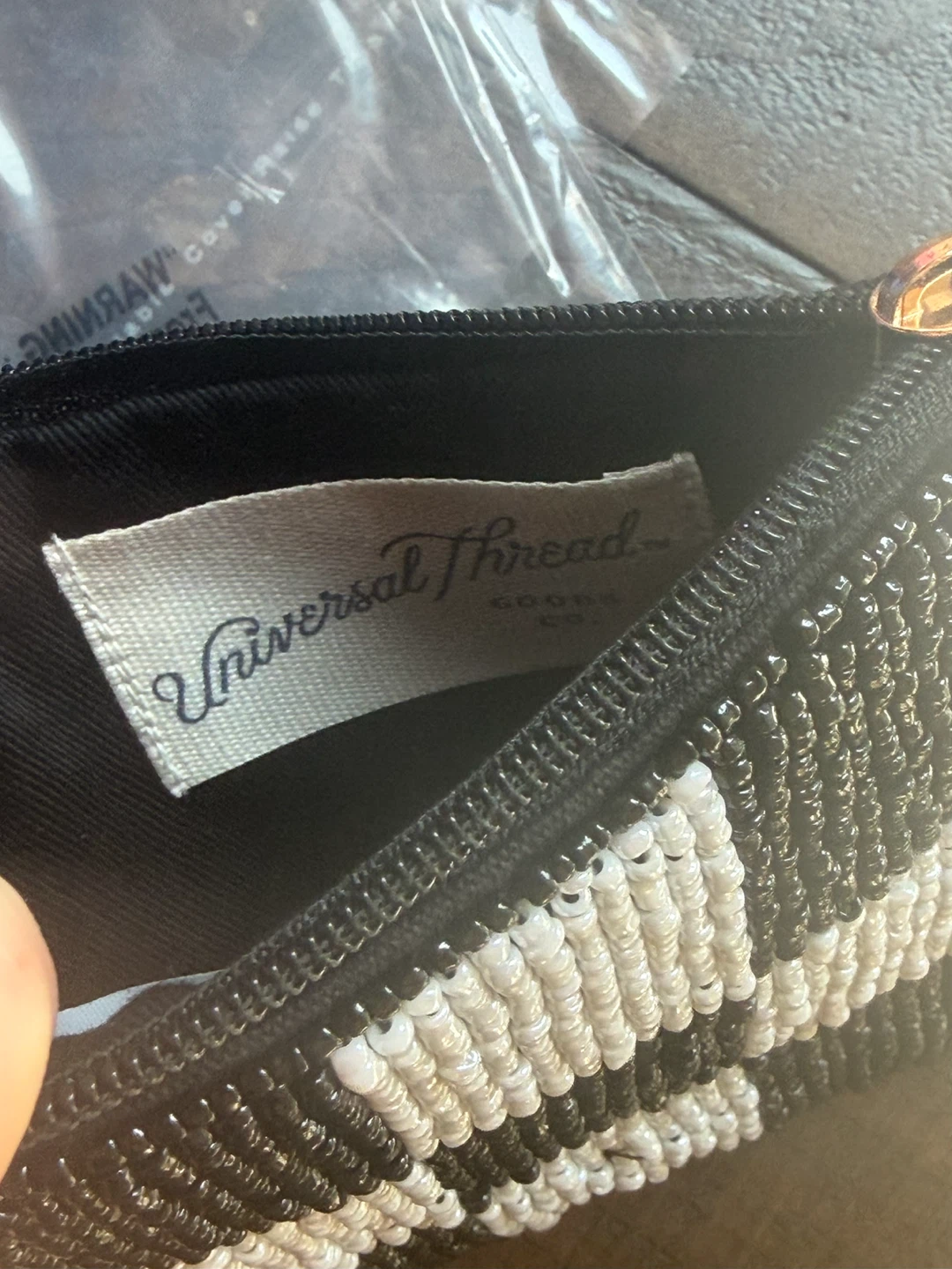 NWT Universal Thread Black & White Beaded Coin purse bag - photo 3