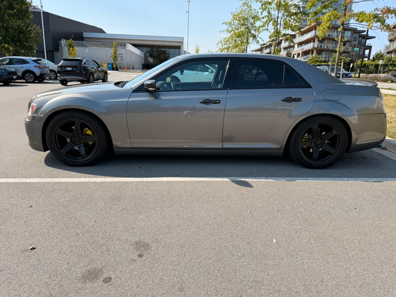 2011 Chrysler 300 - photo 2