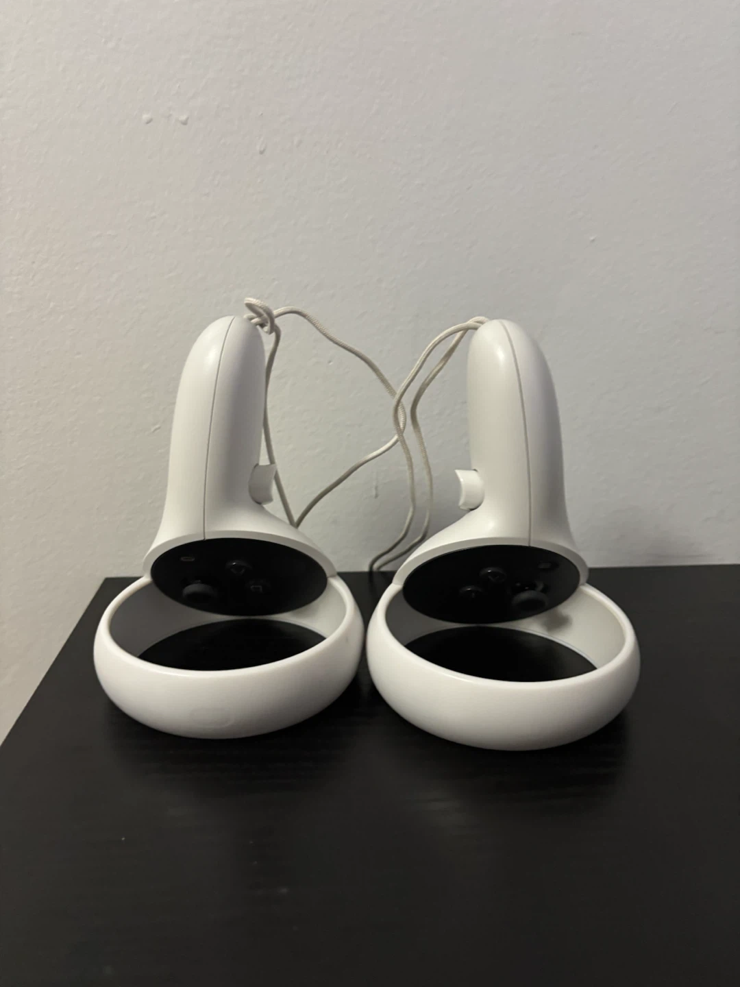 Oculus Quest 2 VR Headset and Controllers - photo 4