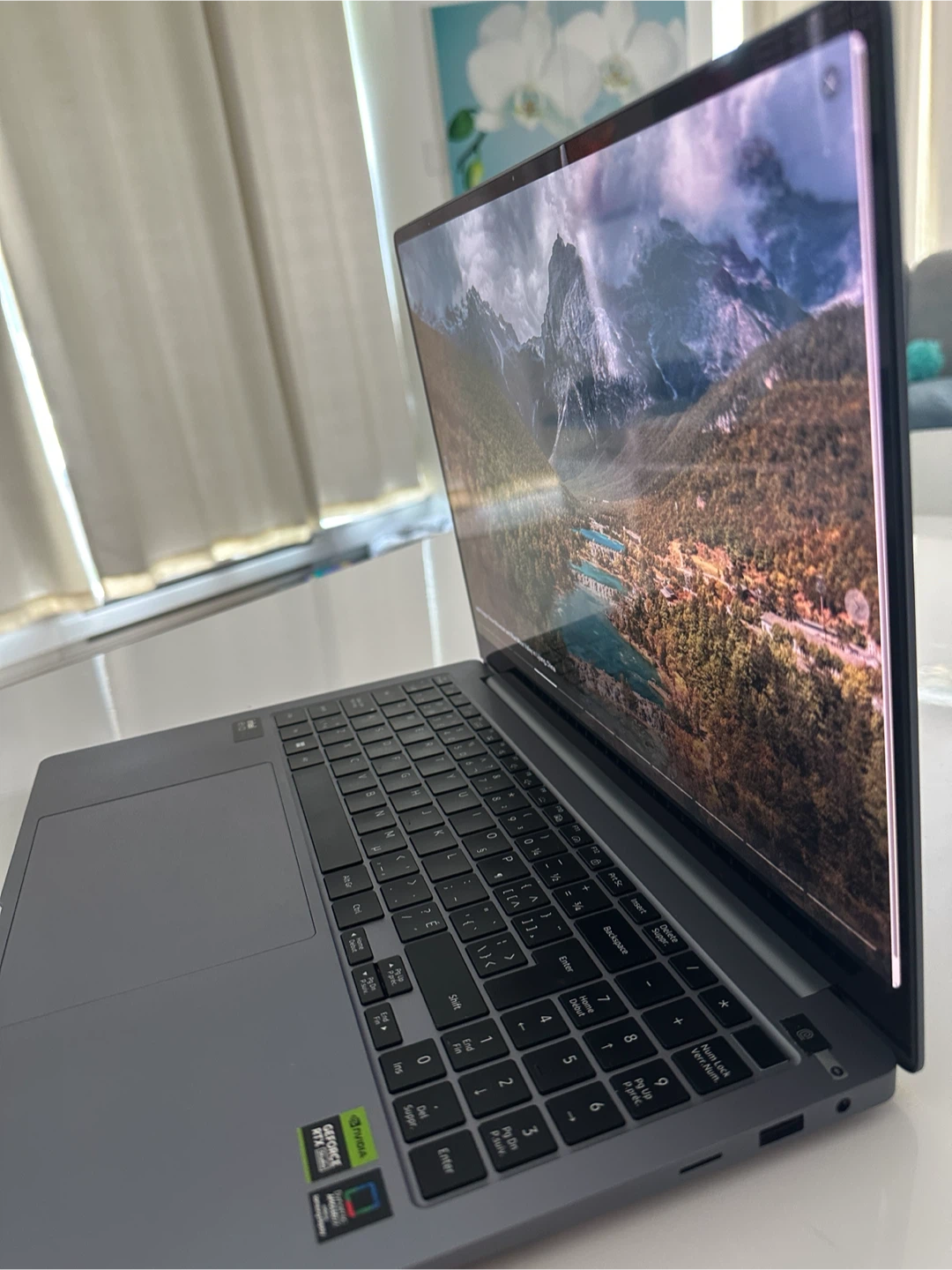 Samsung Galaxy Book4 Ultra 16” Core Ultra 7 RTX 4050 16GB RAM - photo 2