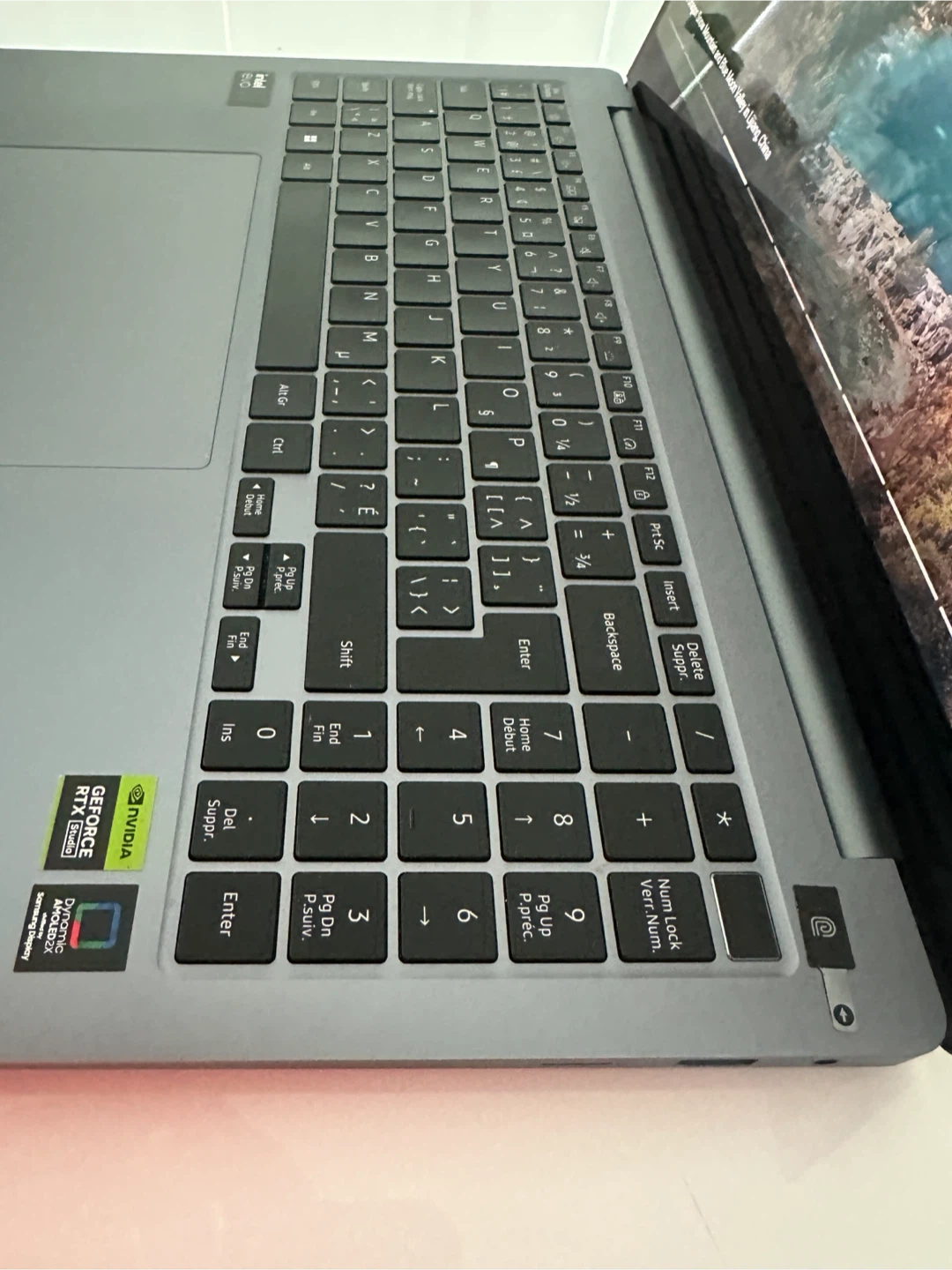 Samsung Galaxy Book4 Ultra 16” Core Ultra 7 RTX 4050 16GB RAM - photo 3