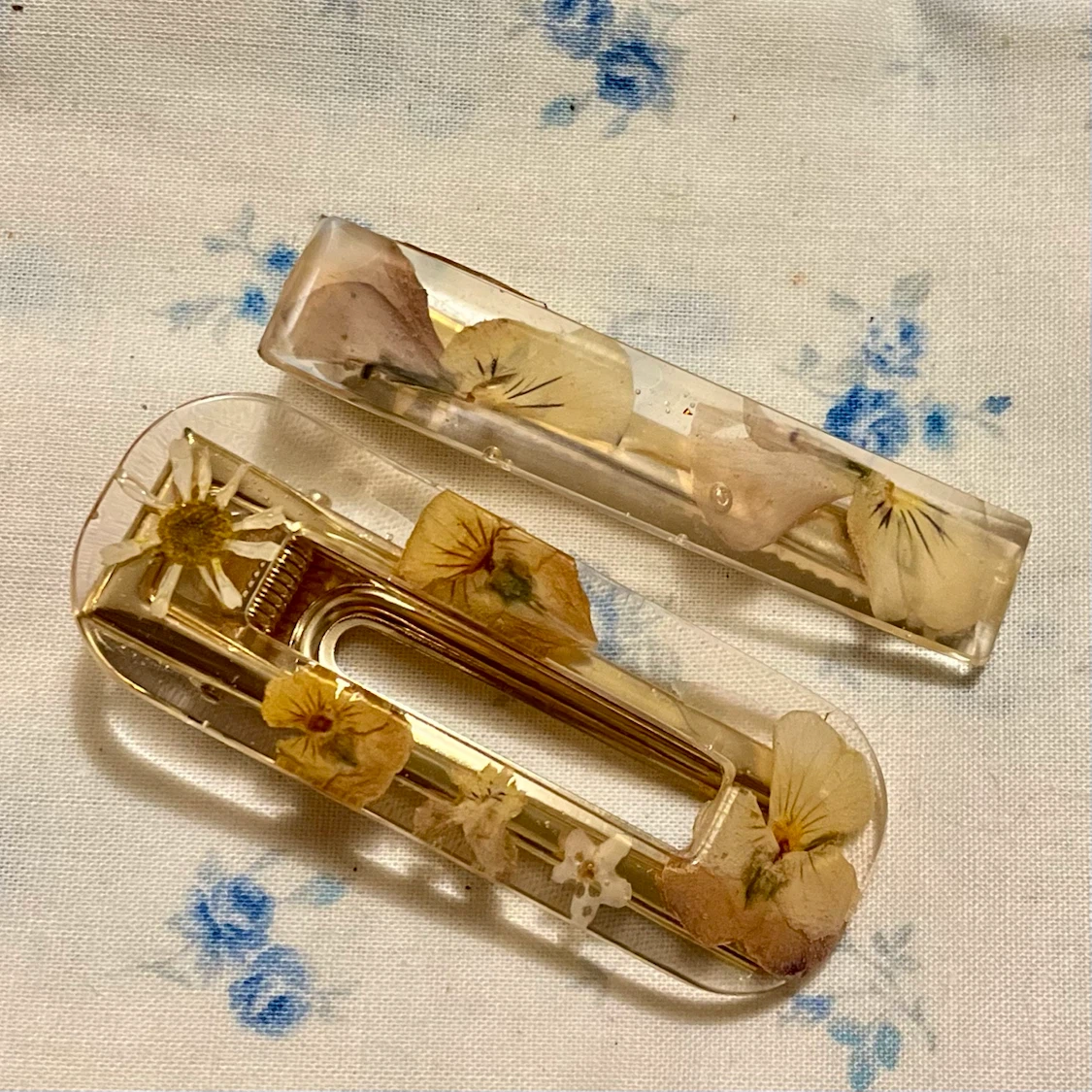 🌼 Dried Flower Resin Hair Clips (Set of 2) - photo 3