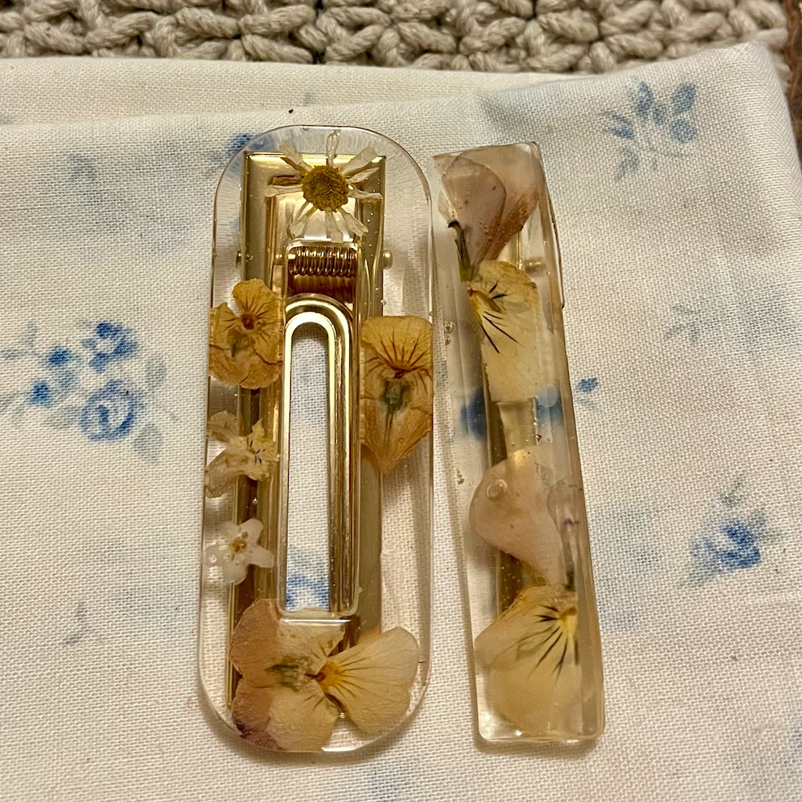 🌼 Dried Flower Resin Hair Clips (Set of 2) - photo 5