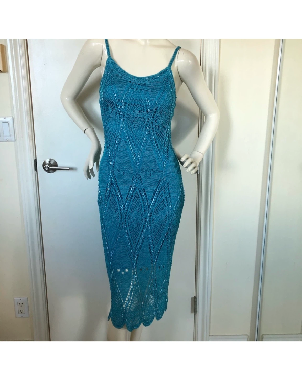 Karen Millen US 6 Turquoise Crotchet Beaded Dress