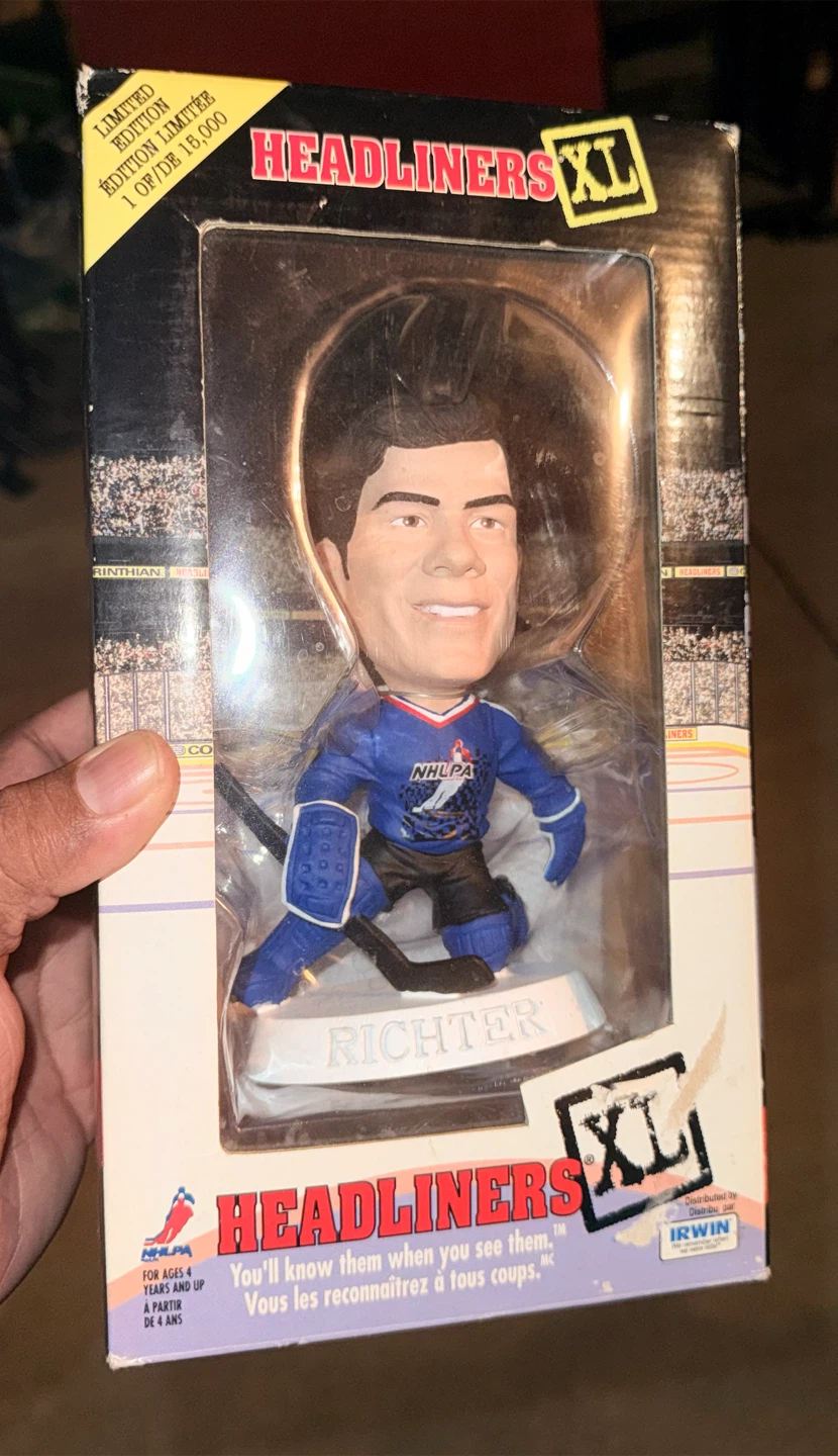 HOCKEY MEMORABILIA COLLECTION – C$500 OBO - photo 3
