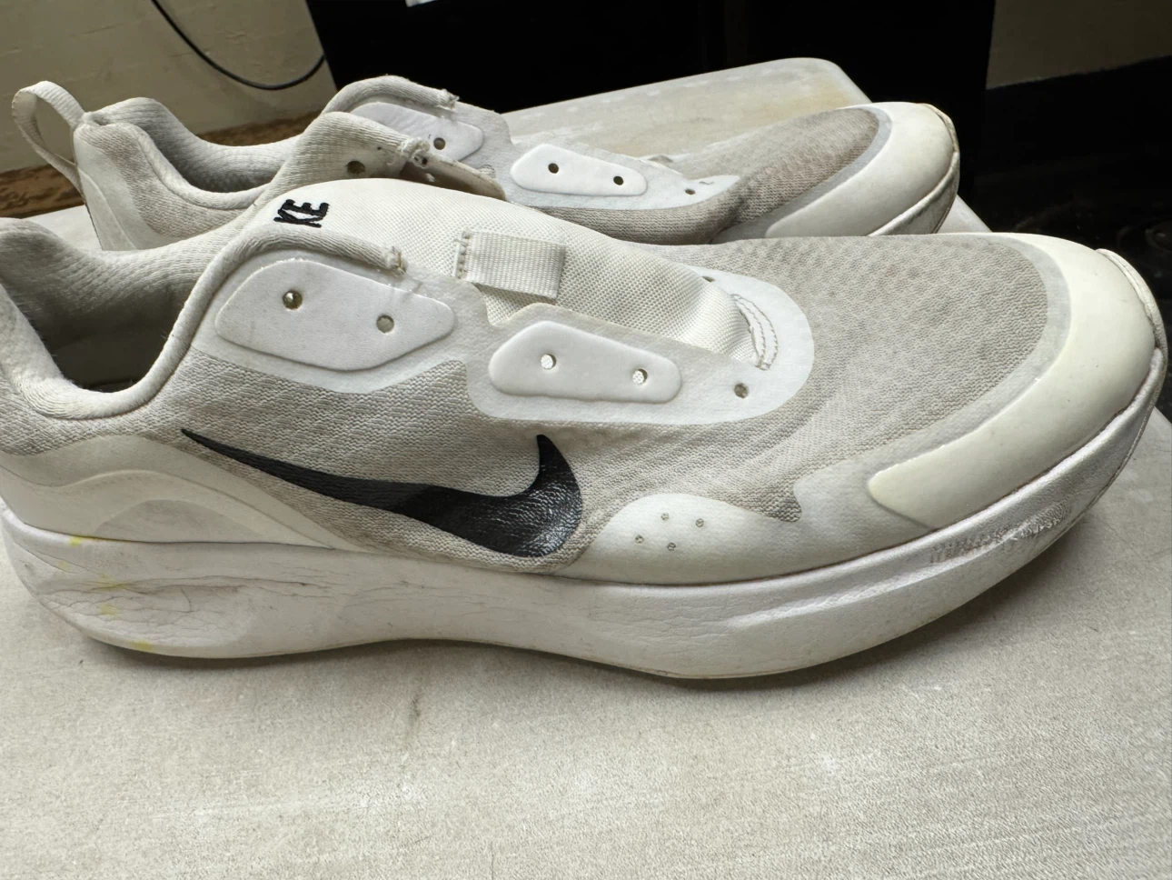 Nike Athletic Shoes Size 11 - photo 4