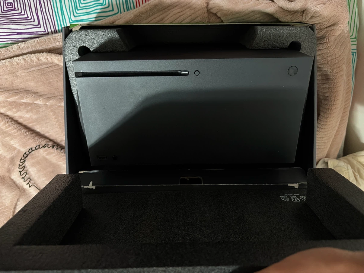 X box series X 1TB and controller - photo 4
