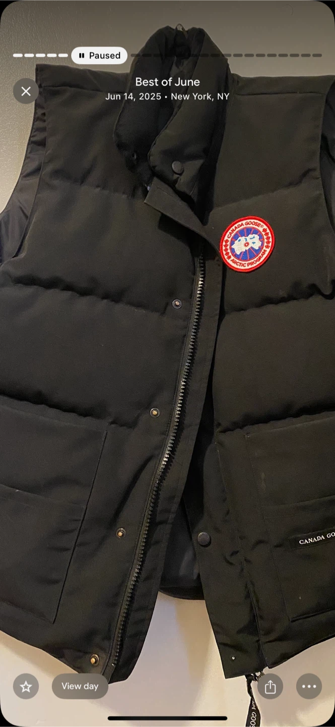 Canada Goose Black Puffer Vest - photo 2