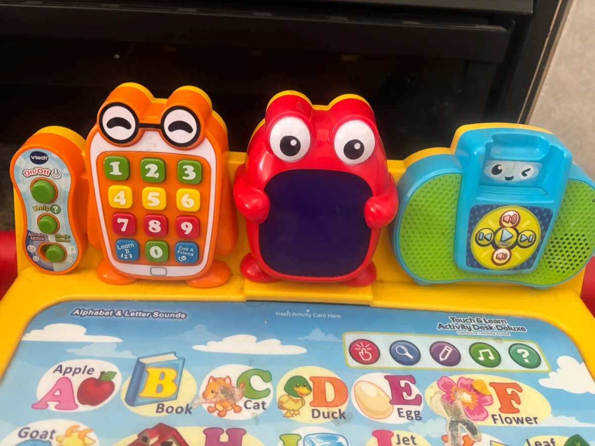 VTech Touch & Learn Activity Desk Deluxe - photo 3