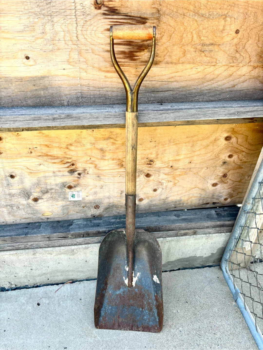 Vintage Heavy Duty Heat Treated Spade Shovel Tool - photo 2
