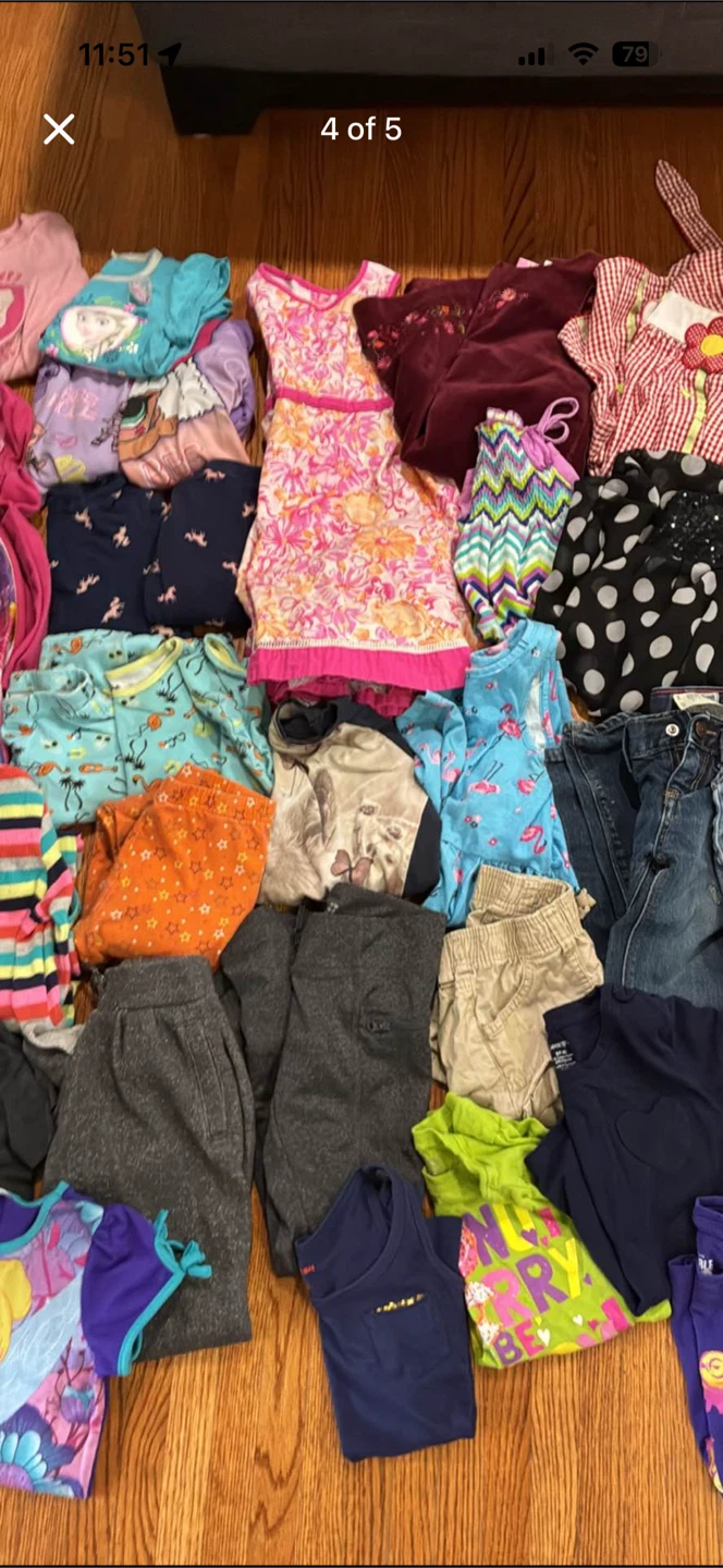 Girls clothes size 5 to 6( more than 45 pieces )